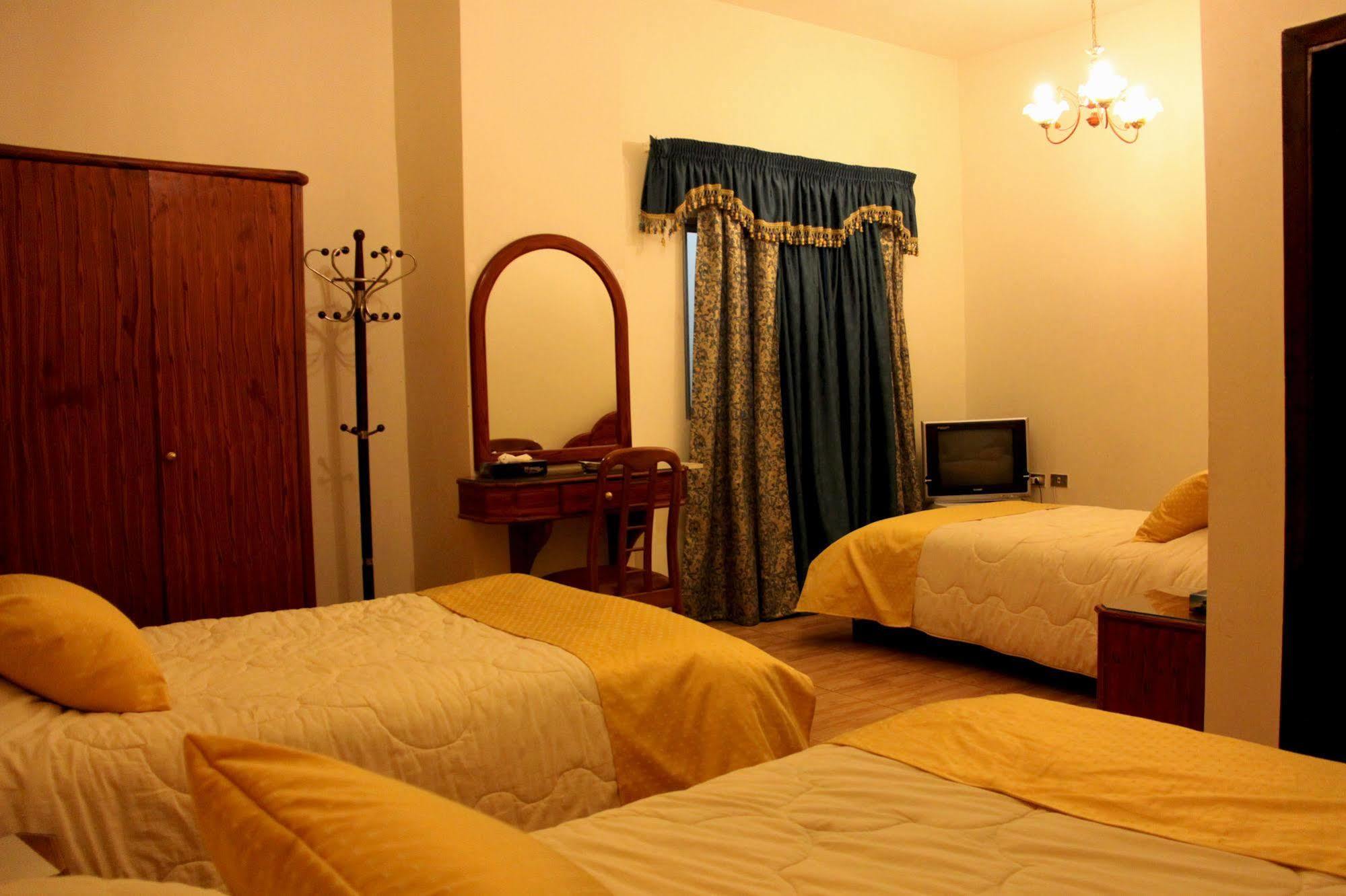 Lamedina Hotel & Resort Jounieh Exteriör bild