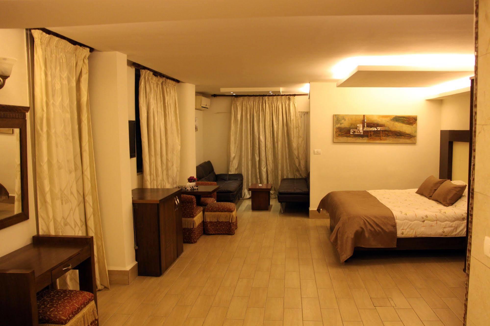 Lamedina Hotel & Resort Jounieh Exteriör bild