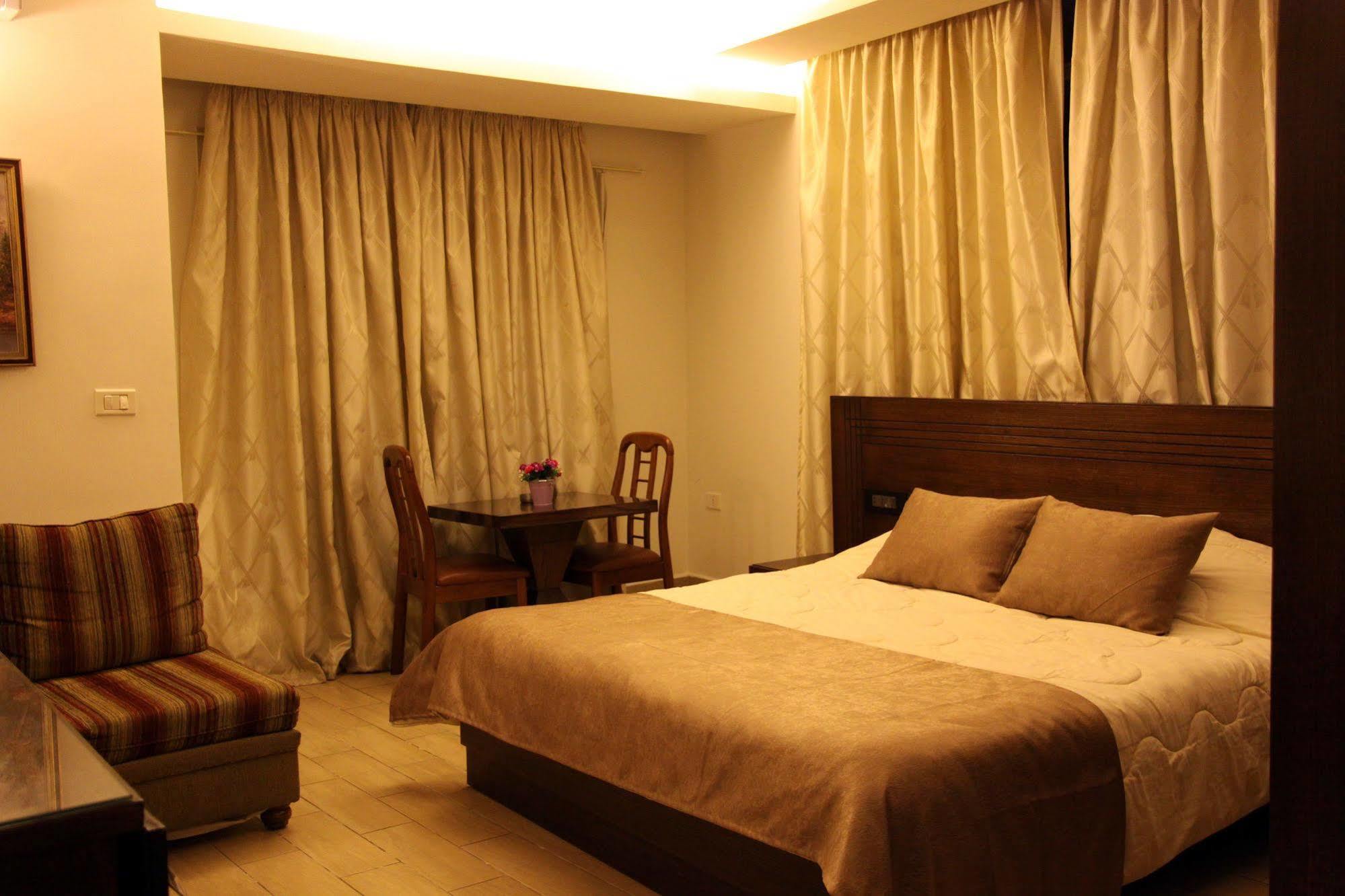 Lamedina Hotel & Resort Jounieh Exteriör bild