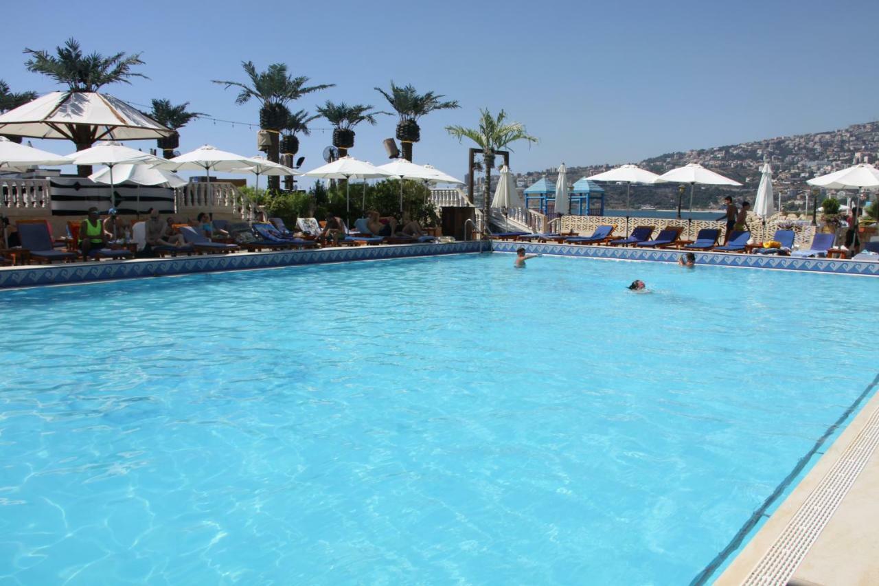 Lamedina Hotel & Resort Jounieh Exteriör bild